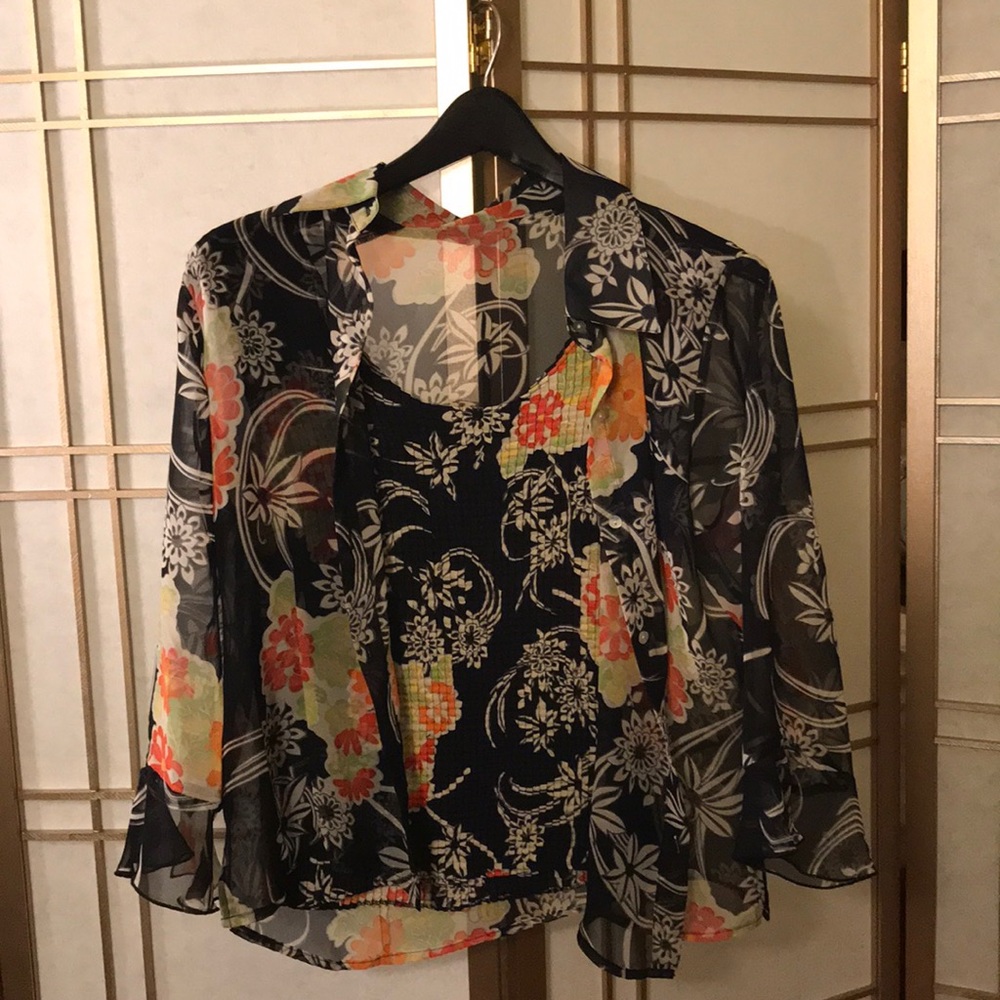 Floral blouse and tank top shell set